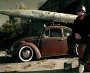 !english subtitles!nnShort film about the rusty bug from Berlin City / Germany. A little hommage to the hoodride lifestyle. nnThis film was made bei nhttp://www.Sourkrauts.de nnDroped Bug with fake rust and some nice hoodride specials.nnLet the good times roll!nThe Sourkrauts
