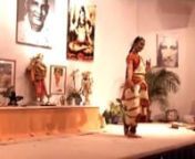Lalitha Devi führt einen indischen Tanz auf während des Ayurveda Kongresses bei Yoga Vidya in 2010. Den musikalischen Rahmen bieten Sukadev Bretz und Janajanmadi DAS Wloka. Weitere Videos auf http://www.yoga-vidya.de