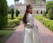 Discover an elegant off-white Anarkali suit paired with a gorgeous Pakistani dupatta in this video. Perfect style fusion!nShop Now: https://raimentz.com/dp/3801&amp;rakh-8-paki