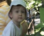 Kinyó Bence második születésnapja előtt körbejárta a Budapesti Állatkertet.