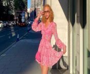 &#60;p&#62;Wahnsinn, was für eine Figur! Anna Ermakova zeigt sich gerne im sommerlichen Style und bringt jetzt im pinken luftigen Kleid vor allem ihre mega-langen Beine zur Geltung. &#60;/p&#62;