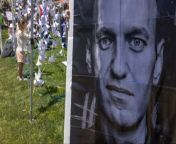 Thousands Attend , Alexei Navalny’s , Funeral in Moscow.&#60;br/&#62;Last month, Navalny, a critic of Russian President Vladimir Putin, died in a Russian penal colony. .&#60;br/&#62;His funeral took place &#60;br/&#62;on March 1 at the &#60;br/&#62;Quench My Sorrows &#60;br/&#62;church in Moscow, &#60;br/&#62;&#39;The Guardian&#39; reports.&#60;br/&#62;His funeral took place &#60;br/&#62;on March 1 at the &#60;br/&#62;Quench My Sorrows &#60;br/&#62;church in Moscow, &#60;br/&#62;&#39;The Guardian&#39; reports.&#60;br/&#62;He will be buried at Borisovsky cemetery.&#60;br/&#62;Thousands of supporters gathered to pay their respects, despite threats from the Kremlin that unsanctioned gatherings would result in arrests.&#60;br/&#62;250,000 more watched via a livestream. .&#60;br/&#62;&#39;The Guardian&#39; reports that some &#60;br/&#62;supporters were arrested as they left &#60;br/&#62;their homes to attend the service.&#60;br/&#62;Many supporters could be heard shouting, &#60;br/&#62;&#92;