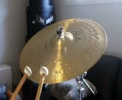 This was one of my first cymbals as a Paiste Artist back in the day, sold it and after more than 10 years I bought it back....just too good.&#60;br/&#62;&#60;br/&#62;0.00 Intro&#60;br/&#62;0.30 Description&#60;br/&#62;3.03 Mallets&#60;br/&#62;3.30 Stick on shoulder&#60;br/&#62;4.17 Bell&#60;br/&#62;5.00 Cross stick groove&#60;br/&#62;5.48 Full groove&#60;br/&#62;6.55 Conclusion&#60;br/&#62;&#60;br/&#62;Remember to buy a shirt and help keep this channel alive.&#60;br/&#62;https://teespring.com/stores/i-am-drummer-merch-store&#60;br/&#62;&#60;br/&#62;Instagram:&#60;br/&#62;https://www.instagram.com/i.am.drummer/&#60;br/&#62;&#60;br/&#62;Facebook:&#60;br/&#62;https://www.facebook.com/iamdrummeraus&#60;br/&#62;&#60;br/&#62;Hi Hats:&#60;br/&#62;Zildjian 13&#92;