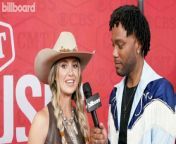 Lainey Wilson caught up with Billboard&#39;s Tetris Kelly on the Winners Walk at the CMT Awards 2024.