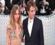 Suki Waterhouse Shares First Picture , of Baby With Robert Pattinson.&#60;br/&#62;Waterhouse took to Instagram on &#60;br/&#62;April 4 to let the world see a glimpse of &#60;br/&#62;the couple&#39;s new baby, CNN reports. .&#60;br/&#62;&#92;