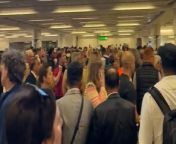 Huge queues snake through Gatwick amid &#39;nationwide issue’ with airport e-gates@rxsiebo