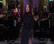 Dua Lipa addresses viral meme about her dancing in SNL monologue from meme twerk