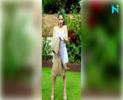 From making dresses of cotton candy to safety pins, Urfi Javed is back again with another unique outfit. The actress took it a step further by fashioning a dress out of a sack.