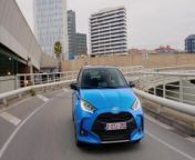 A significant contribution to the increased attractiveness of the Yaris is made by the further developed full hybrid drive, which contributes to a more active and exciting driving experience. In addition to the proven drive with 116 hp, Toyota also offers the 1.5-liter hybrid in a second performance variant with 130 hp.&#60;br/&#62;&#60;br/&#62;This is due to the use of the new transaxle transmission, which comes from Toyota&#39;s current fifth hybrid generation. In addition, a larger and more powerful electric motor generator is used. Together with the revised software of the control unit (PCU), the total output of the 1.5-liter system increases by twelve percent from 85 kW/116 hp to 96 kW/130 hp. The torque also increases significantly across the entire speed range: by 30 percent from 141 Nm to 185 Nm.&#60;br/&#62;&#60;br/&#62;This leads to noticeably faster acceleration. Not only was the time for the sprint from zero to 100 km/h reduced by half a second to 9.2 seconds, the acceleration from 80 to 120 km/h also improved by almost half a second to 7.5 seconds This particularly pays off when overtaking. At the same time, CO2 emissions have only increased slightly; The Yaris remains best in class as a 130 hp hybrid with 95 to 96 g/km. The 116 hp version boasts even lower CO2 emissions of 87 to 91 g/km.