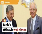 Awang Azman Pawi says the tactical manoeuvre will help unite Umno factions that doubt the deputy prime minister’s support for Najib Razak.&#60;br/&#62;&#60;br/&#62;&#60;br/&#62;Read More: https://www.freemalaysiatoday.com/category/nation/2024/04/18/zahids-affidavit-well-timed-strategic-says-analyst/&#60;br/&#62;&#60;br/&#62;Laporan Lanjut: https://www.freemalaysiatoday.com/category/bahasa/tempatan/2024/04/19/afidavit-zahid-kena-pada-waktunya-menurut-penganalisis/&#60;br/&#62;&#60;br/&#62;Free Malaysia Today is an independent, bi-lingual news portal with a focus on Malaysian current affairs.&#60;br/&#62;&#60;br/&#62;Subscribe to our channel - http://bit.ly/2Qo08ry&#60;br/&#62;------------------------------------------------------------------------------------------------------------------------------------------------------&#60;br/&#62;Check us out at https://www.freemalaysiatoday.com&#60;br/&#62;Follow FMT on Facebook: https://bit.ly/49JJoo5&#60;br/&#62;Follow FMT on Dailymotion: https://bit.ly/2WGITHM&#60;br/&#62;Follow FMT on X: https://bit.ly/48zARSW &#60;br/&#62;Follow FMT on Instagram: https://bit.ly/48Cq76h&#60;br/&#62;Follow FMT on TikTok : https://bit.ly/3uKuQFp&#60;br/&#62;Follow FMT Berita on TikTok: https://bit.ly/48vpnQG &#60;br/&#62;Follow FMT Telegram - https://bit.ly/42VyzMX&#60;br/&#62;Follow FMT LinkedIn - https://bit.ly/42YytEb&#60;br/&#62;Follow FMT Lifestyle on Instagram: https://bit.ly/42WrsUj&#60;br/&#62;Follow FMT on WhatsApp: https://bit.ly/49GMbxW &#60;br/&#62;------------------------------------------------------------------------------------------------------------------------------------------------------&#60;br/&#62;Download FMT News App:&#60;br/&#62;Google Play – http://bit.ly/2YSuV46&#60;br/&#62;App Store – https://apple.co/2HNH7gZ&#60;br/&#62;Huawei AppGallery - https://bit.ly/2D2OpNP&#60;br/&#62;&#60;br/&#62;#FMTNews #ZahidHamidi #Affidavit #NajibRazak