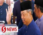 Datuk Seri Anwar Ibrahim&#39;s silence on the purported addendum order for former prime minister Datuk Seri Najib Razak&#39;s house arrest reflects poorly on the government, says Tan Sri Muhyiddin Yassin.&#60;br/&#62;&#60;br/&#62;The Perikatan Nasional chairman on Sunday (April 21) said the Prime Minister should also not feign ignorance over the matter.&#60;br/&#62;&#60;br/&#62;Read more at https://tinyurl.com/4dae4a3z&#60;br/&#62;&#60;br/&#62;WATCH MORE: https://thestartv.com/c/news&#60;br/&#62;SUBSCRIBE: https://cutt.ly/TheStar&#60;br/&#62;LIKE: https://fb.com/TheStarOnline