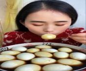Mukbang Eating Cooked Eggs In Sauce from azie bug asmr