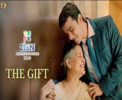 #thegift #shortfilm #thegiftmovie&#60;br/&#62;Mrs. Shyamlal is happy to know that her nephew is engaged. Seeing diamond earring in her son Rishab’s room, she gets little sad that now her son has started hiding things from her. But Rishab tells her that the gift he has brought for his mother only because she is the most special to him.&#60;br/&#62;&#60;br/&#62;Color Purple Films Production In Association With Shamiana Love Short Films.&#60;br/&#62;Zian Presents &#92;